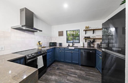 Kerrville Apartment | Affordable close to downtown ~ 2bd, 1 bath - dog friendly