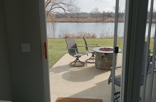 Montgomery Condo | Affordable Condo on the Lake