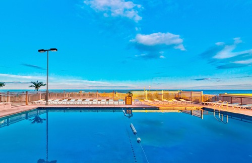 North Ocean City Condo | Affordable condo with furnished balcony, water views & pools