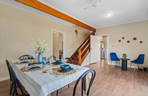 Sunnybank House | Affordable Convenient Stay 4Beds with Ducted AC