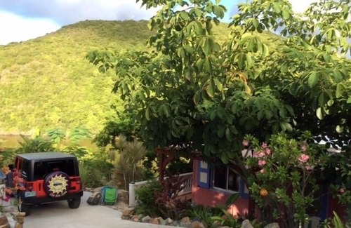 Estate Mandal Cottage | Affordable Coral Bay Sanctuary. Quiet, walk to park beaches, sea & pond views.
