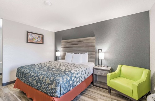 Lovington Hotel | Affordable Couple Room Perfect for Long Term Stay