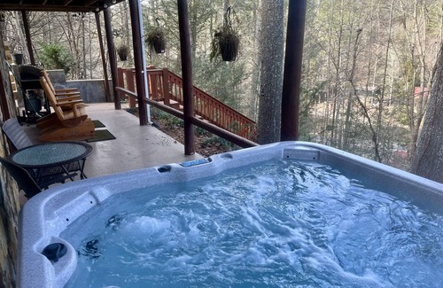 Blue Ridge Cabin | Affordable! Cozy Lower Level Retreat In The Aska Adventure Area & Toccoa River.