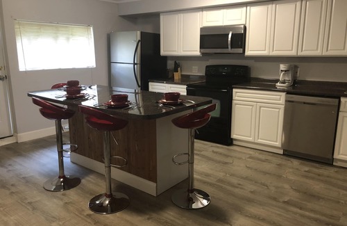 Niagara Falls House | Affordable Entire Place in Niagara Falls (USA)