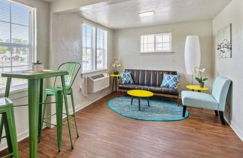 Asian District Apartment | Affordable for long stay great for travel workers