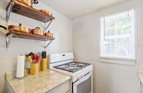 Asian District Apartment | Affordable for long stay great for travel workers