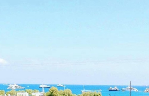 Naousa Villa | Affordable luxury at it's best with this charming, spacious, Cycladic Home.
