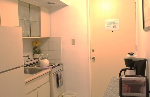 Condado Condo | Affordable Ocean View Studio in the Center of Condado