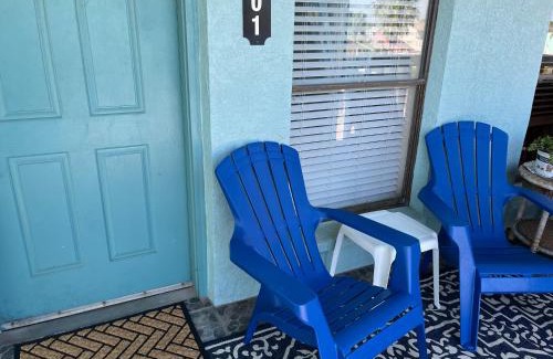 South Padre Island Apartment | Affordable SPI family condo - walking distance to the beach, Sleeps 6, Third Floor, 2025 Traveler Award