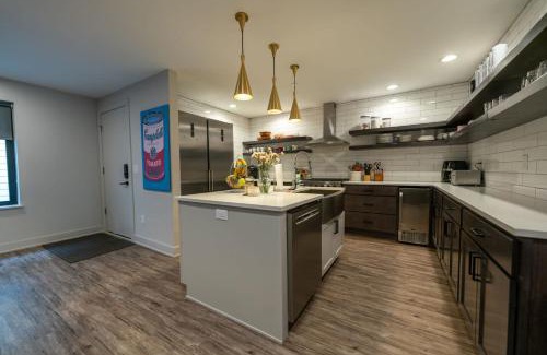 Burns Park House | Affordable Spotless Suite Near UofM