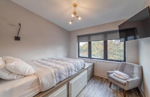 Burns Park House | Affordable Spotless Suite Near UofM