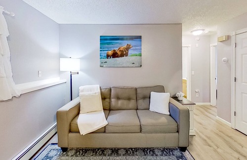 Eagle River House | Affordable stay across from trails with mtn views & full kitchen - dog-friendly