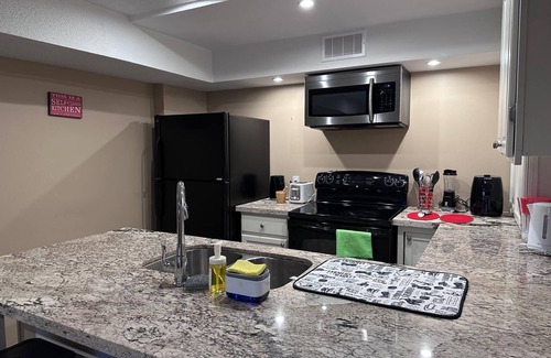 Courtice House | Affordable stay at a friendly neighborhood. Close by Durham college