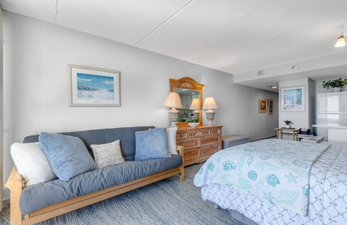 North Ocean City Condo | Affordable studio with great beach views, pools & grills