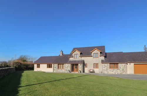 Llanrug Cottage | Afon Rhos Bach