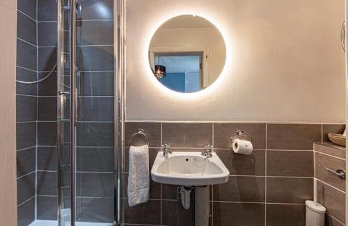 Betws-Y-Coed House | Afon View