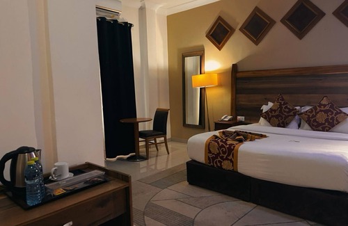 Ho Hotel | African Hill Resort