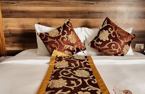 Ho Hotel | African Hill Resort