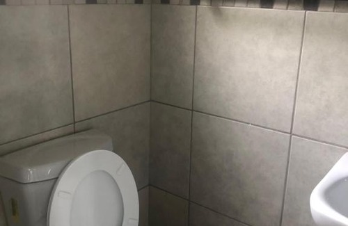 Kempton Park House | Africaren Budget Stay