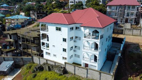 Freetown House | After 5 Apartment 1- 3 spacious en-suite bedrooms