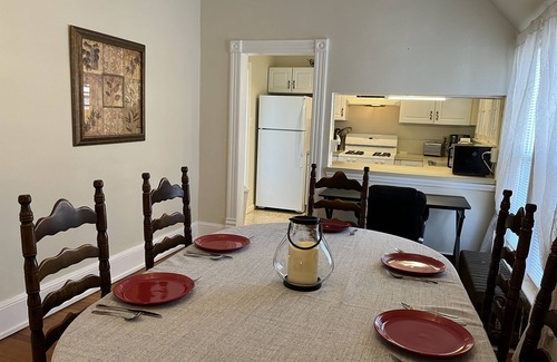 Oneonta Apartment | After the Game 2 - 2nd floor apt near ASV