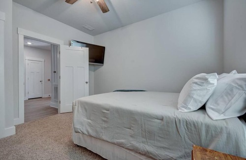 Navarre House | Afterdune Delight WATER ACCESS Prices lowered for back to school specials!