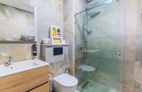 Hay El Farah Apartment | Agadir Bay Oasis: Luxurious 2-Bedroom Apartment, 5 Mins to Beach!