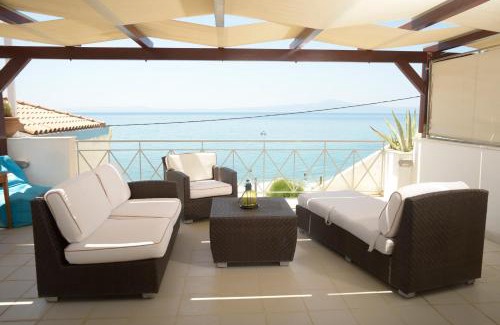 Akrogialion Apartment | AGALI 2 Superior Mezonet front of the sea