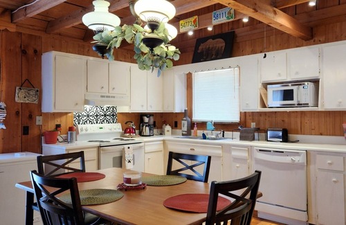 Wellington Cabin | Agapé Cabin Lyfe near Cave Run Lake