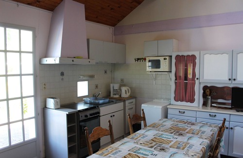Le Perrier House | Agapanthe: Beautiful quiet residence relaxing neighborhood near the sea