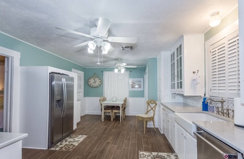 Fredericksburg House | Agape Front Home, Sleeps 2-4, one block off Main St., 50A EV charging plug