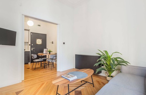 Mousio Apartment | Ageless 1BR Apartment at ZOIA The Met