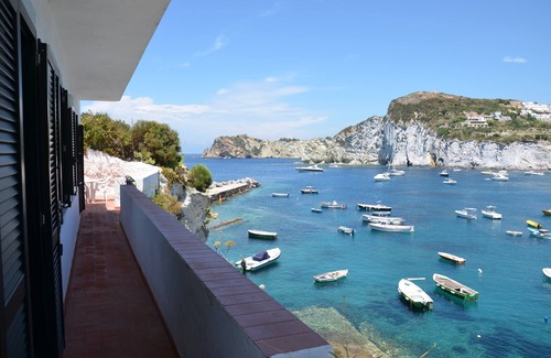 Le Forna Apartment | Agenzia Maridea Ponza- Donatino a mare house, an awakening overlooking the Sea