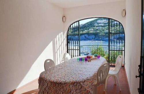 Le Forna Apartment | Agenzia Maridea Ponza- Donatino a mare house, an awakening overlooking the Sea