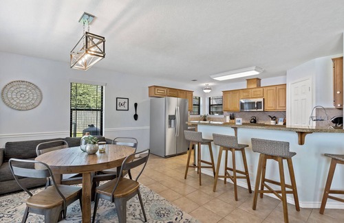 Wellborn House | Aggie Football Rental