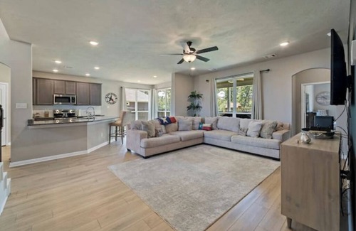 College Station House | Aggieland Lonestar Retreat!nLOCATION, LOCATION, Pet and Kid Friendly!