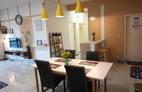 Medini Apartment | AGHome Legoland family reunion warm style