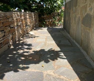 Andros Apartment | AGKYRA Rooms (Love)