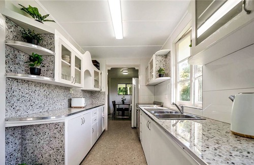 Agnes Water House | AGNES COTTAGE ON RAFTING - House, Pet Friendly, (3) Bedrooms, (3) Bathrooms