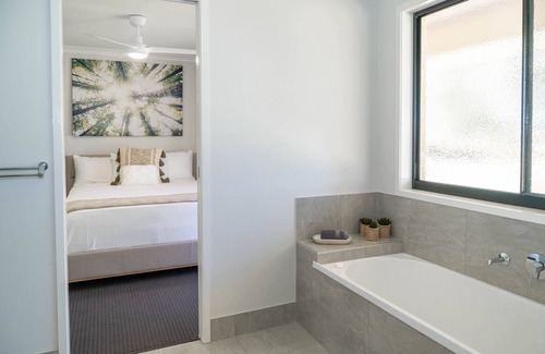 Round Hill House | Agnes Downs - Round Hill Road, Round Hill