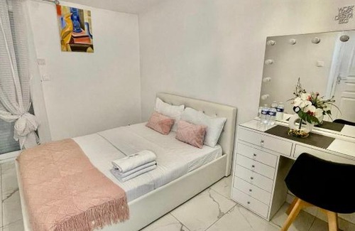 Menucourt House | Agréable chambre
