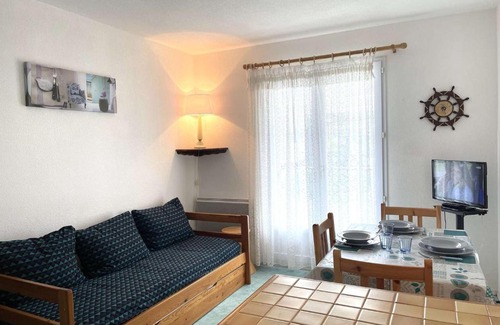 Saint-Gilles-Croix-de-Vie Apartment | Agréable T2 proche plage à Saint-Gilles-Croix-de-Vie avec garage privé - FR-1-224-140