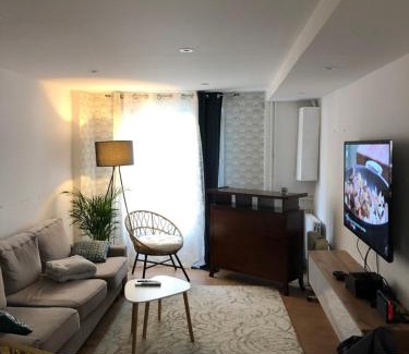 Cherbourg-en-Cotentin Apartment | Agréable maison de ville ,calme avec tous les commerces à 150M