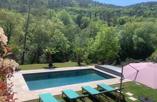 Le Bar-sur-Loup House | Agréable Studio entre mer & montagne piscine privé