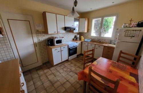 Chateau-d'Olonne House | AGREABLE MAISON 2 CHAMBRES AVEC PISICINE ET STATIONNEMENT DANS UN QUARTIER CALME - FR-1-92-947
