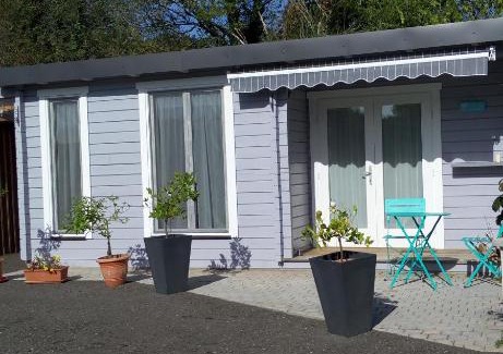 Camarsac Bed & Breakfast | AGREABLE PETIT CHALET