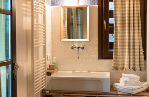 Pontedera Apartment | Agriturismo Alpaca TORNATORE Apartment in Panoramic Farmhouse with Swimming Pool