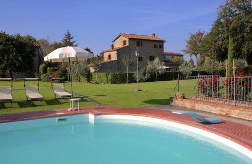 Montalla Villa | Agriturismo near Cortona with swimming pool