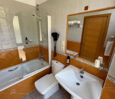 Cecos Hotel | Aguas de Ibias