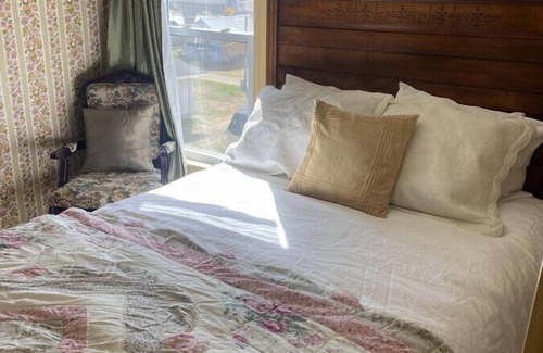 Wabasha Hotel | AH #31/#32 · AH Jack and Jill 2 Full/adjoining bathroom